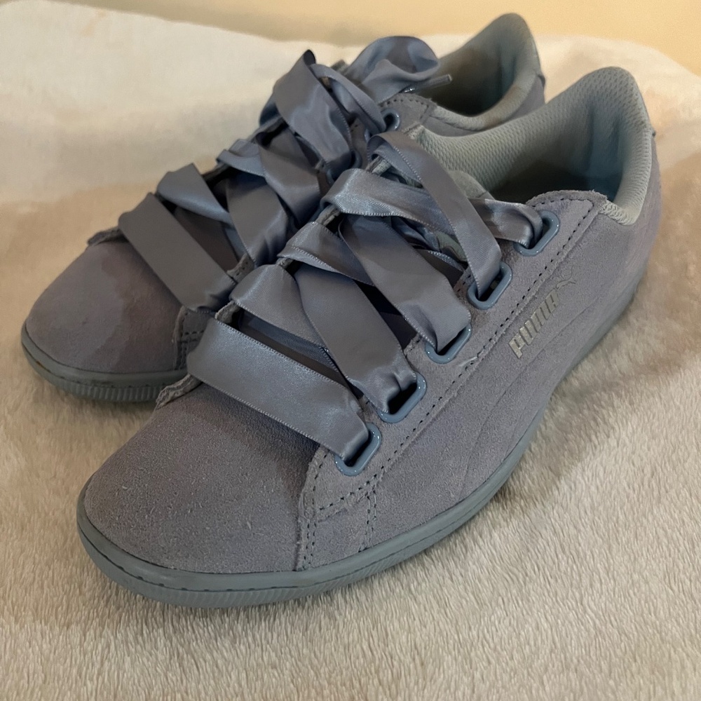 Puma Vikky Ribbon S sneakers in a light blue size 8.5 - Picture 2 of 8